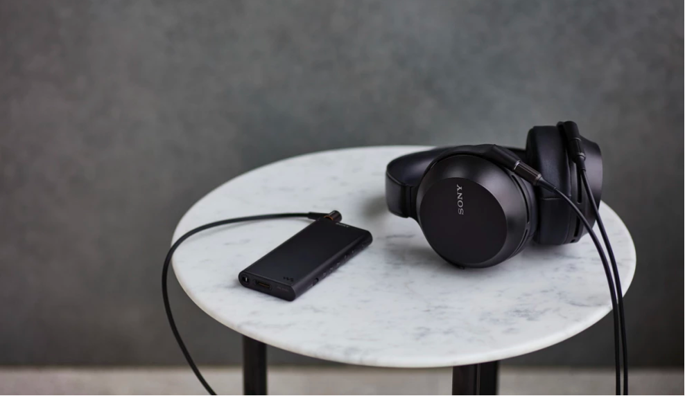 Reproduce the atmosphere of live music with MDR-Z7M2 Premium Headphones from Sony
