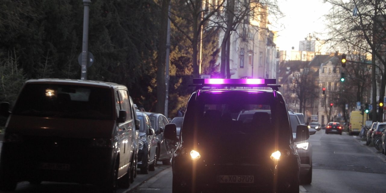 FORD TESTS LIGHT-BASED VISUAL LANGUAGE TO HELP AUTONOMOUS VEHICLES COMMUNICATE WITH PEDESTRIANS