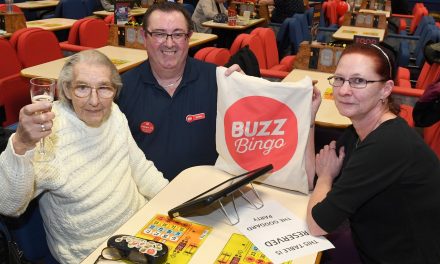 Bingo-loving mother and daughter duo honoured as Grantham welcomes new Buzz Bingo club