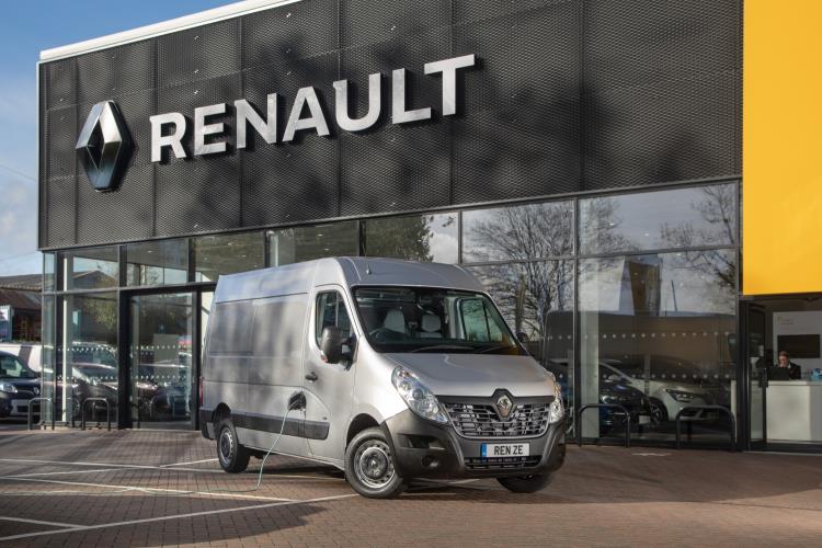 ALL-ELECTRIC RENAULT MASTER Z.E. CLEANS UP AT THE INAUGURAL GREAT BRITISH FLEET AWARDS