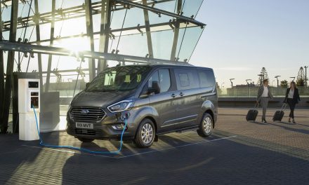 FORD REVEALS VERSATILE TOURNEO CUSTOM PEOPLE-MOVER WITH ZERO-EMISSION-CAPABLE PLUG-IN HYBRID POWERTRAIN