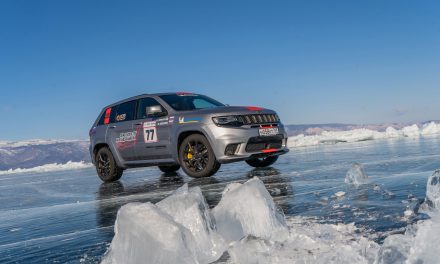 JEEP® GRAND CHEROKEE TRACKHAWK SETS SUV SPEED RECORD ON ICE OF LAKE BAIKAL