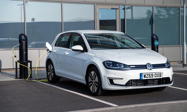 VOLKSWAGEN e-GOLF GETS £2,765 VALUE BOOST