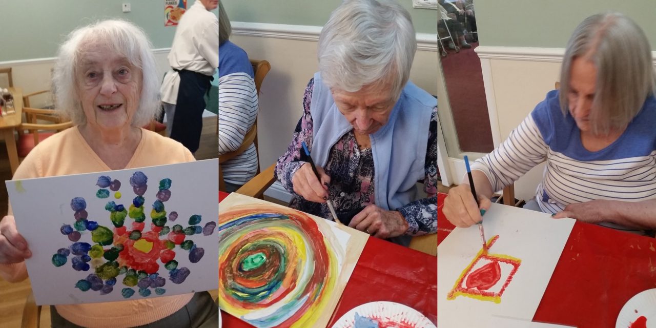 Elderly explore the abstract in National Day of Arts