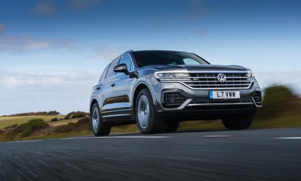 VOLKSWAGEN OFFERS 48-HOUR TEST DRIVES TO INVITE CUSTOMERS TO CHALLENGE TOUAREG LUXURY SUV