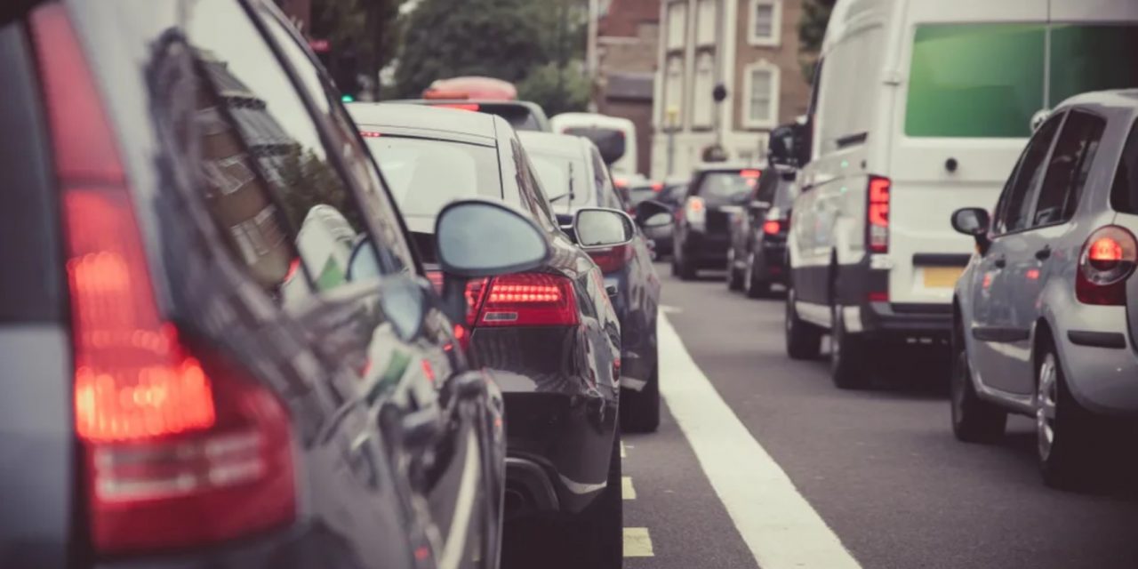 ‘Drivers who leave their engines on when parked should be fined’
