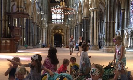 Lincoln cathedral partners with hospice to light up Lincoln this month