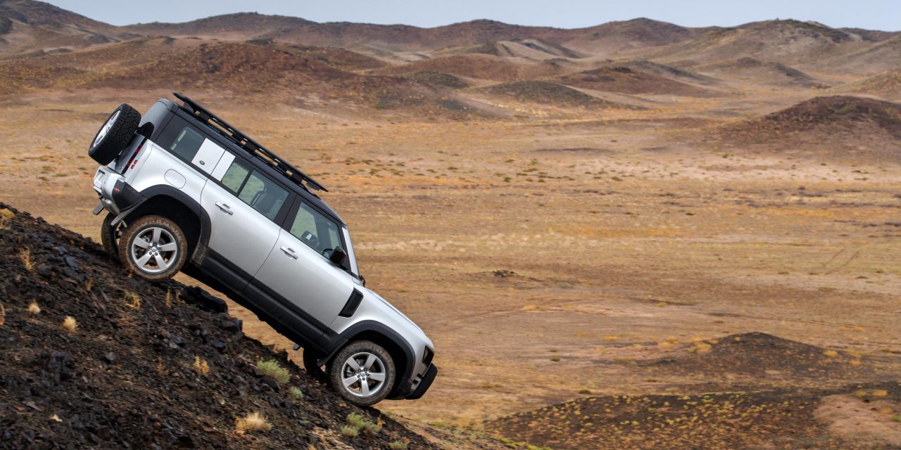 BRAINS AND BRAWN: RUGGED NEW LAND ROVER DEFENDER SHOWCASES WORLD-FIRST DUAL eSIM CONNECTIVITY AT CES 2020
