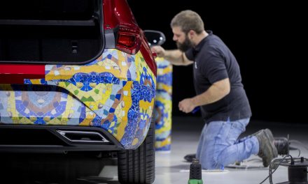 NEW LEON REVEALED IN MODERNISM-INSPIRED CAMOUFLAGE
