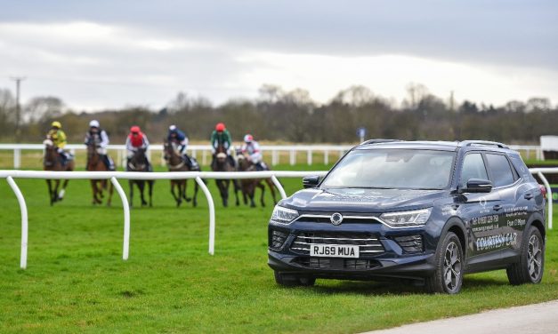 SSANGYONG YORK SPONSORS WETHERBY RACECOURSE