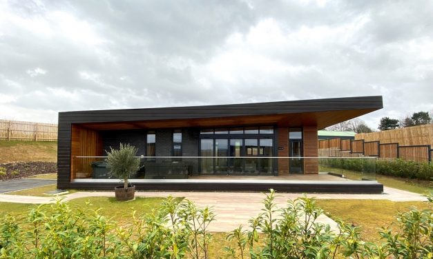 AM2 Architects announces completion of three new luxury lodges at premier Nottinghamshire venue