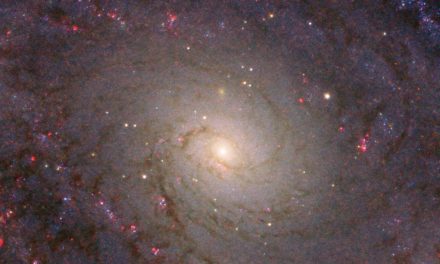 Hubble Captures Grand Spiral