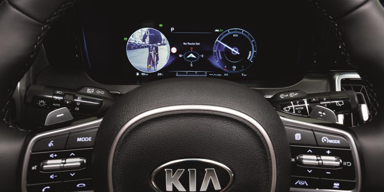 A SECOND PAIR OF EYES: ALL-NEW KIA SORENTO ELIMINATES DRIVER BLIND SPOTS WITH NEW DIGITAL DISPLAY