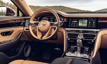 FLYING SPUR IN DETAIL: THE BENTLEY ROTATING DISPLAY