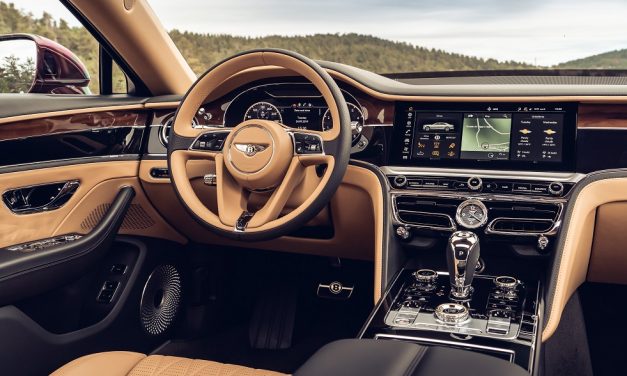 FLYING SPUR IN DETAIL: THE BENTLEY ROTATING DISPLAY