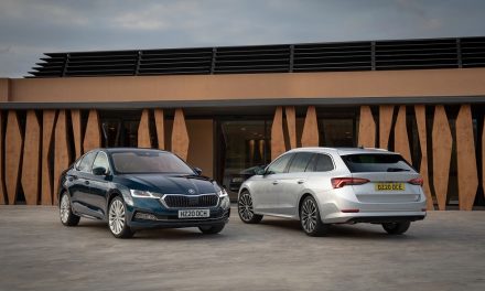 ŠKODA OCTAVIA’S NEW TECHNOLOGY HELPS PREVENT DRIVERS OPENING CAR DOORS INTO PATH OF CYCLISTS