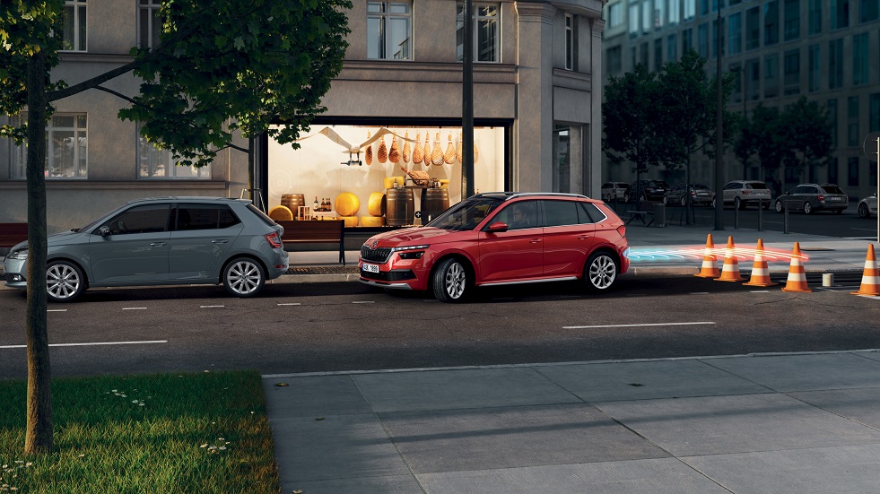 ŠKODA ASSISTANTS ACTIVELY SUPPORT, WARN AND PROTECT
