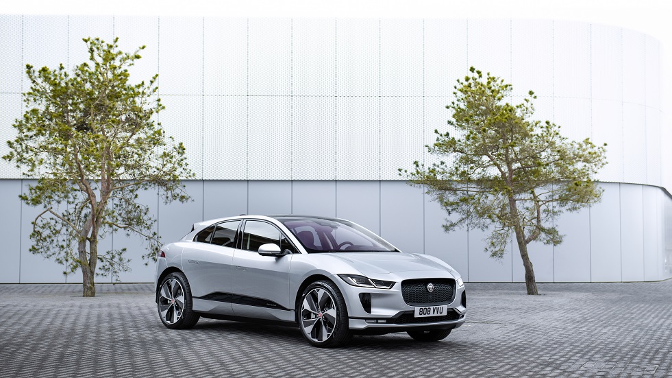 JAGUAR I-PACE ELECTRIC TAXIS ON WORLD’S FIRST WIRELESS HIGH-POWERED CHARGING RANK