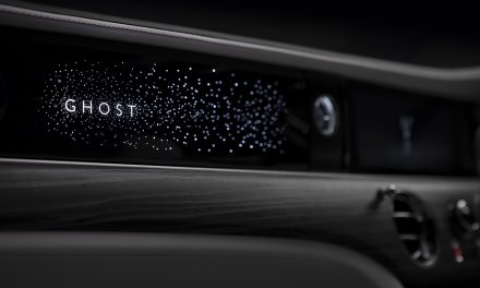 ROLLS-ROYCE BESPOKE COLLECTIVE REVEAL ILLUMINATED FASCIA