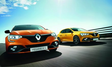 THE NEW RENAULT MÉGANE R.S. 300 AND R.S. TROPHY NOW AVAILABLE TO ORDER IN THE UK