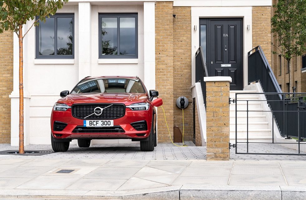 Volvo completes electrification of XC60 range with mild-hybrid and plug-in hybrid powertrains