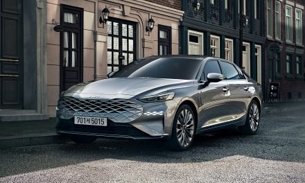 The Kia K8 embodies a high-tech, modern and innovative saloon