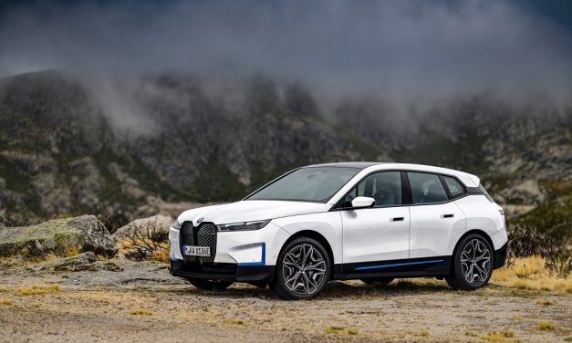 The new BMW iX xDrive40 and new BMW iX xDrive50
