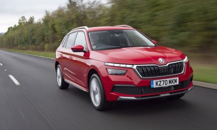 New ŠKODA app alerts drivers mistakenly heading into oncoming traffic as quarter of UK motorists admit to error