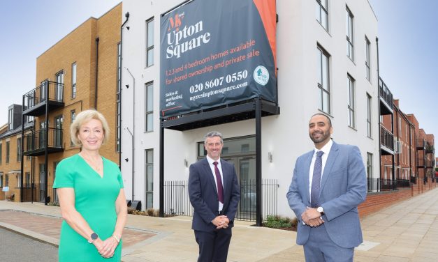 South Northamptonshire MP Enjoys Tour of New Affordable Homes Development
