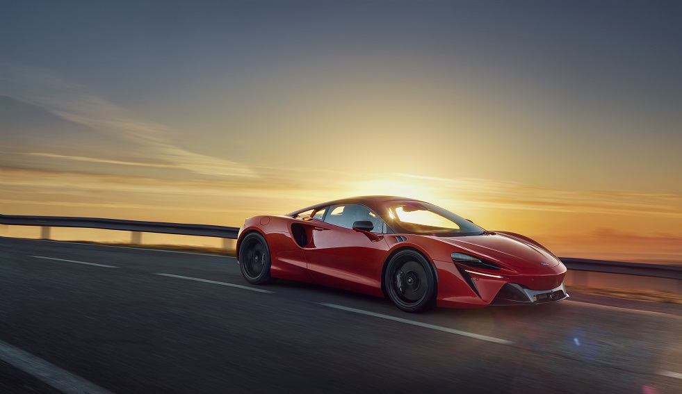 All-new Artura joins McLaren luxury supercar display at the British Motor Show