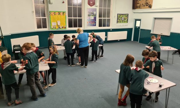 WIGSTON CUBS ENJOY ‘ROCKING AROUND’ WITH HOMEBUILDER IN BUILD-UP TO CHRISTMAS