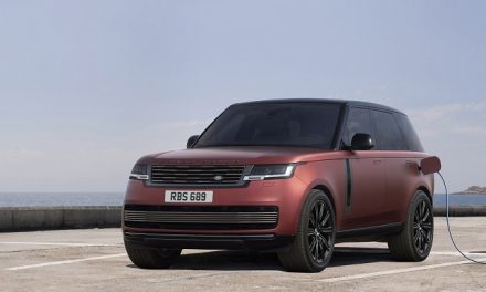 New Range Rover: Orders open for flagship SV model and Extended-Range Plug-in hybrid with up to 70 miles of EV range
