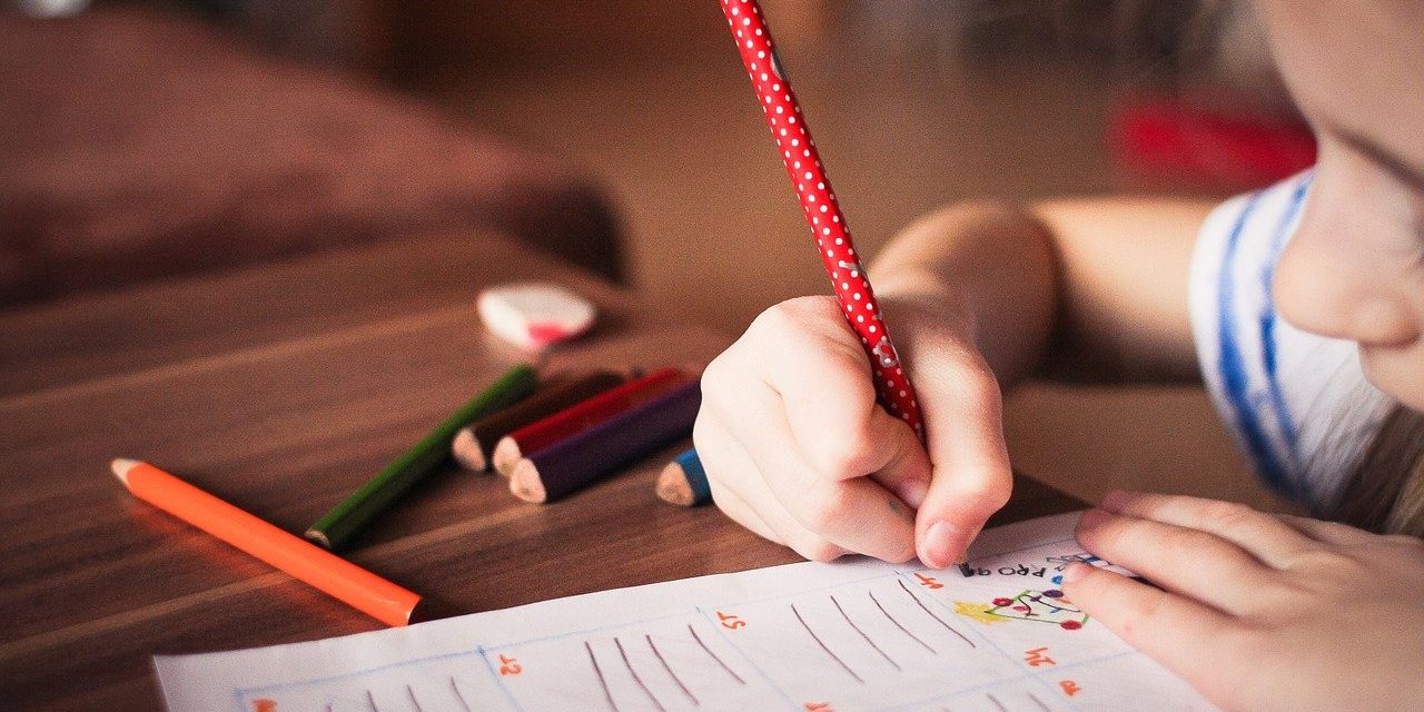 How to Improve Your Children’s Creativity Through Art