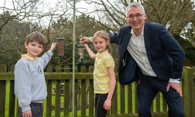Bird feeder donation goes down a tweet with pupils at Nottinghamshire school