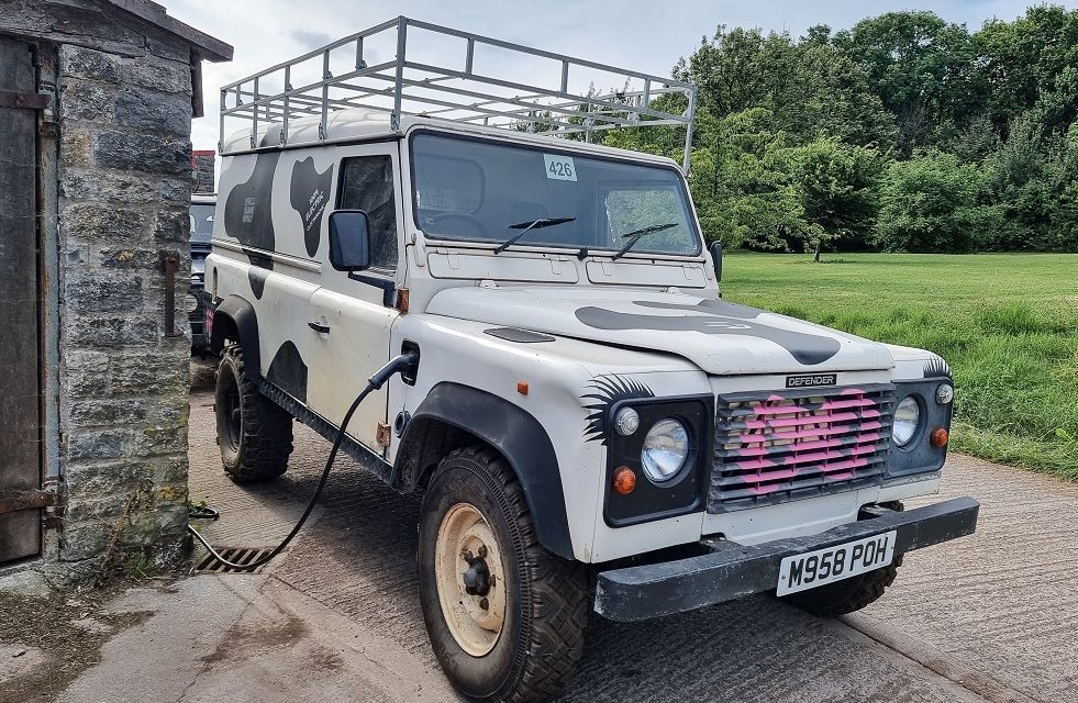 Electrogenic reveals revolutionary ‘drop in’ kit to easily electrify “working” Land Rover Defenders