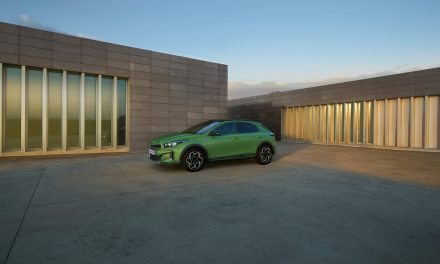 KIA XCeed gets refreshed design, enhanced tech and powerful GT-line trim