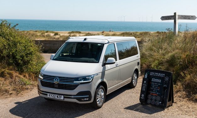 California Cleaning: Volkswagen Commercial Vehicles cleans up California beach with The 2 Minute Foundation