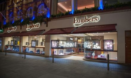 Leicester High Street jeweller offers customers a full refund if snow falls on Christmas Day