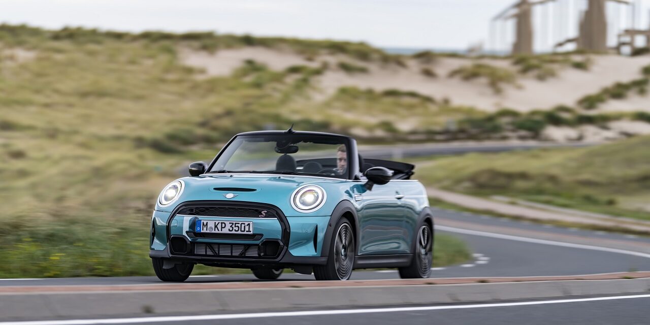 Celebrating 30 Years of the Convertible: The MINI Convertible Seaside Edition