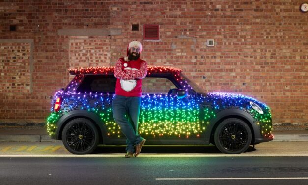 Driving to your home for Christmas – The Festive MINI returns for 2022