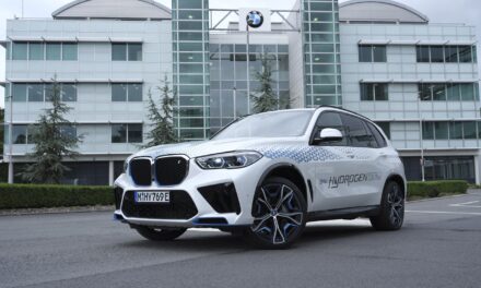 BMW iX5 Hydrogen pilot fleet visits the UK