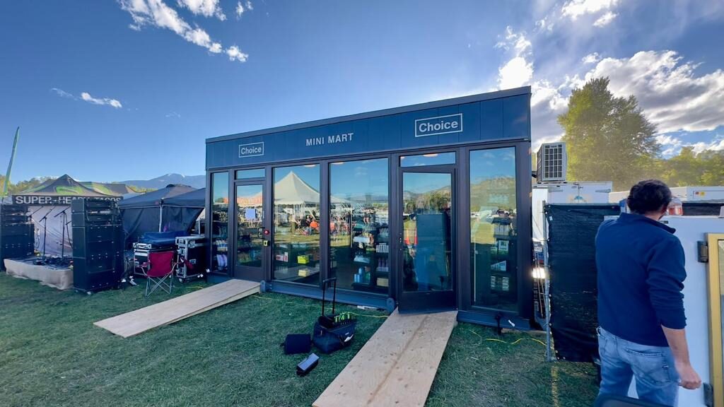 JUXTA Nomad micro-autonomous stores debut with first retail partners