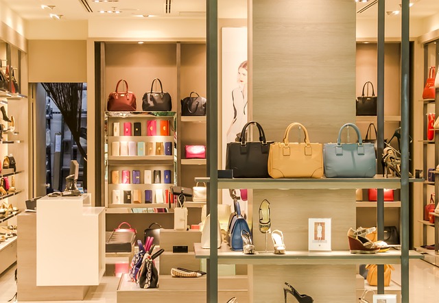Things to do at a shopping center this Christmas?