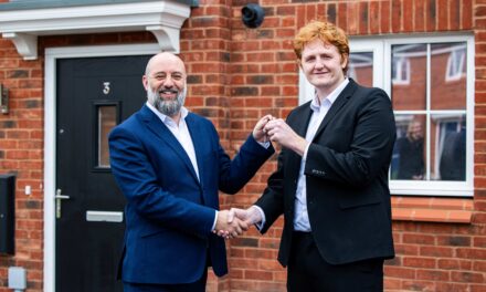 NCC and Start Living join Vistry to celebrate final handover of family homes for new Bestwood community in Nottingham