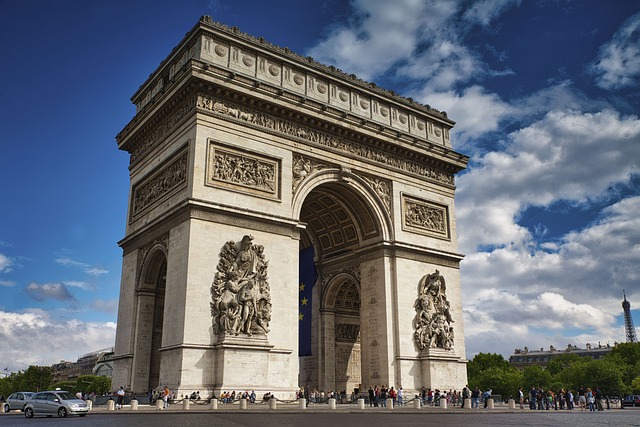 Navigating France: Choosing the Ideal Airport Transfer for Your French Getaway