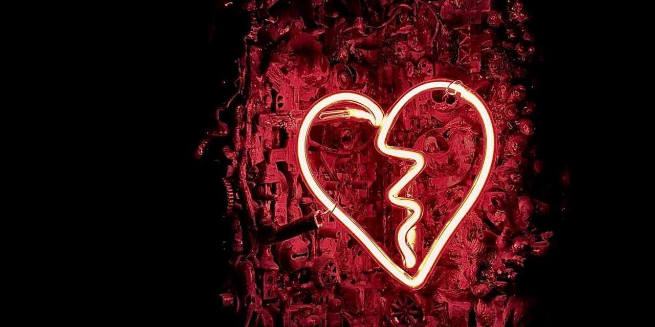 ONE WAY STREET: NEARLY A THIRD OF COUPLED UP BRITS CURRENTLY SUFFERING FROM UNREQUITED LOVE