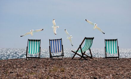 Top Family-Friendly Summer Destinations for Kids Under 10 in the UK