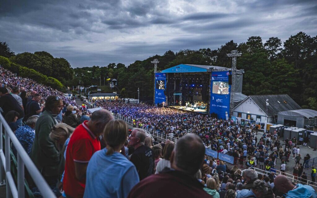 PICTURES – DEACON BLUE AT SCARBOROUGH OPEN AIR THEATRE