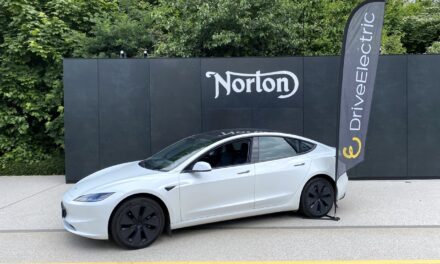 Norton Motorcycles’ employees jump into electric cars and benefit from savings of up to 40%