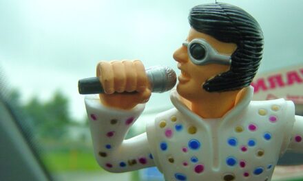 How old would Elvis Presley be if he was alive in 2025?